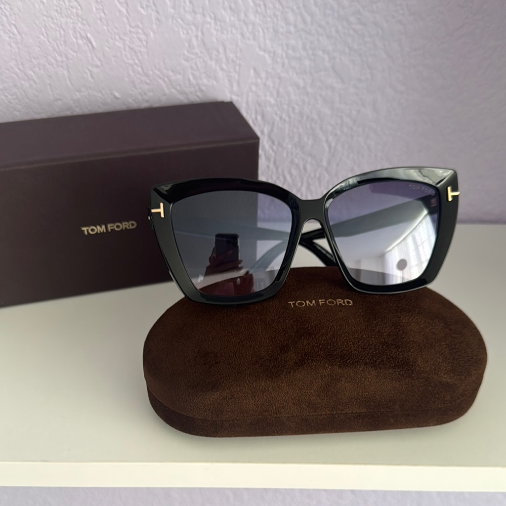 Tom Ford Sunglasses Scarlet-02 Tf920 01b, Authentic